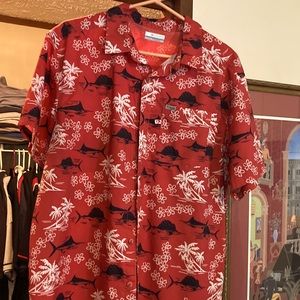 Columbia men’s red marlin short sleeve shir